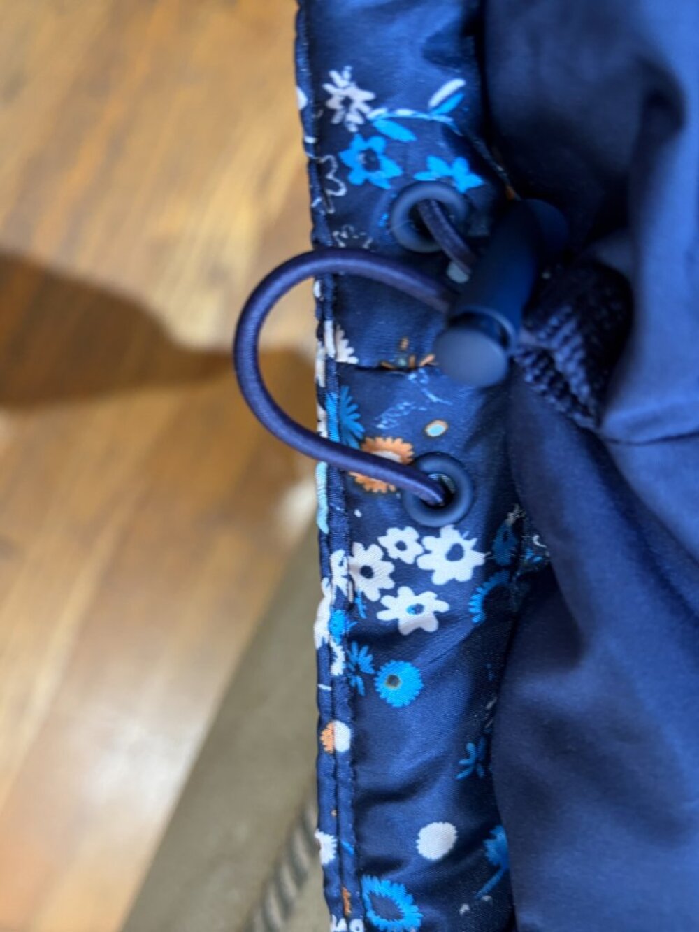 Gap Floral Upcycled Primaloft Midweight Puffer Size Large Blue Hooded - Picture 4 of 10
